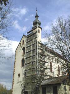 Eingerüstetes Tempelhaus. Foto: Bittler